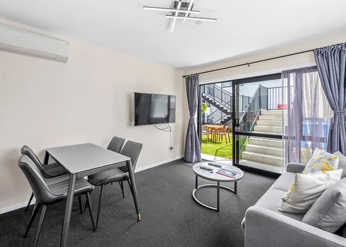 Asure International Motor Motel 5*